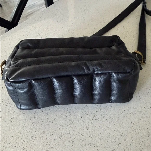 Madewell Transport Puff Black Leather Crossbody Camera Bag - Picture 6 of 9